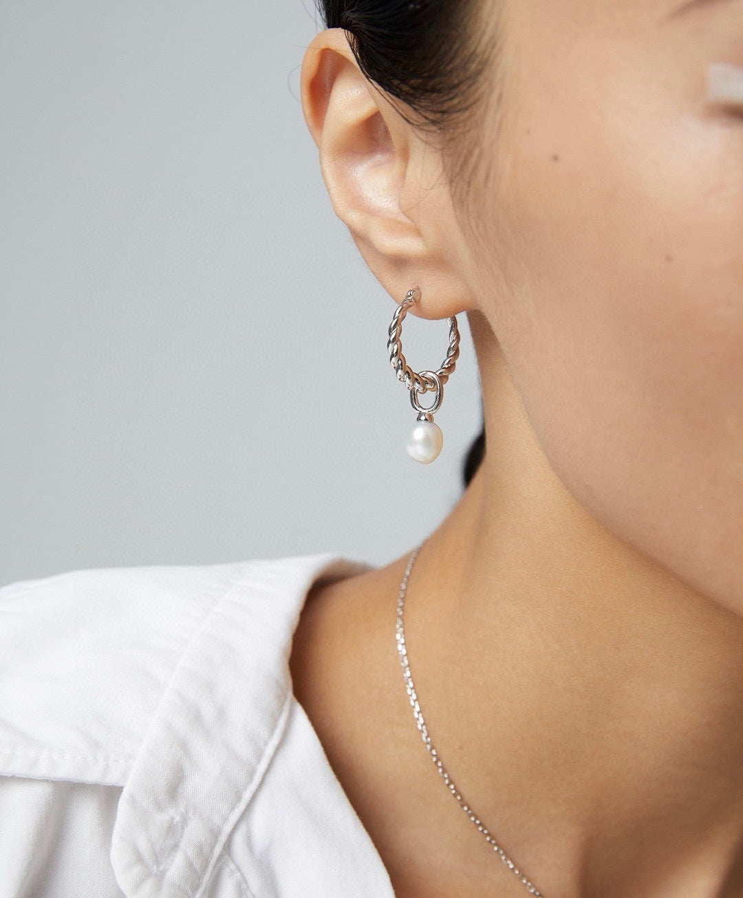 Knot Earrings with Pearl