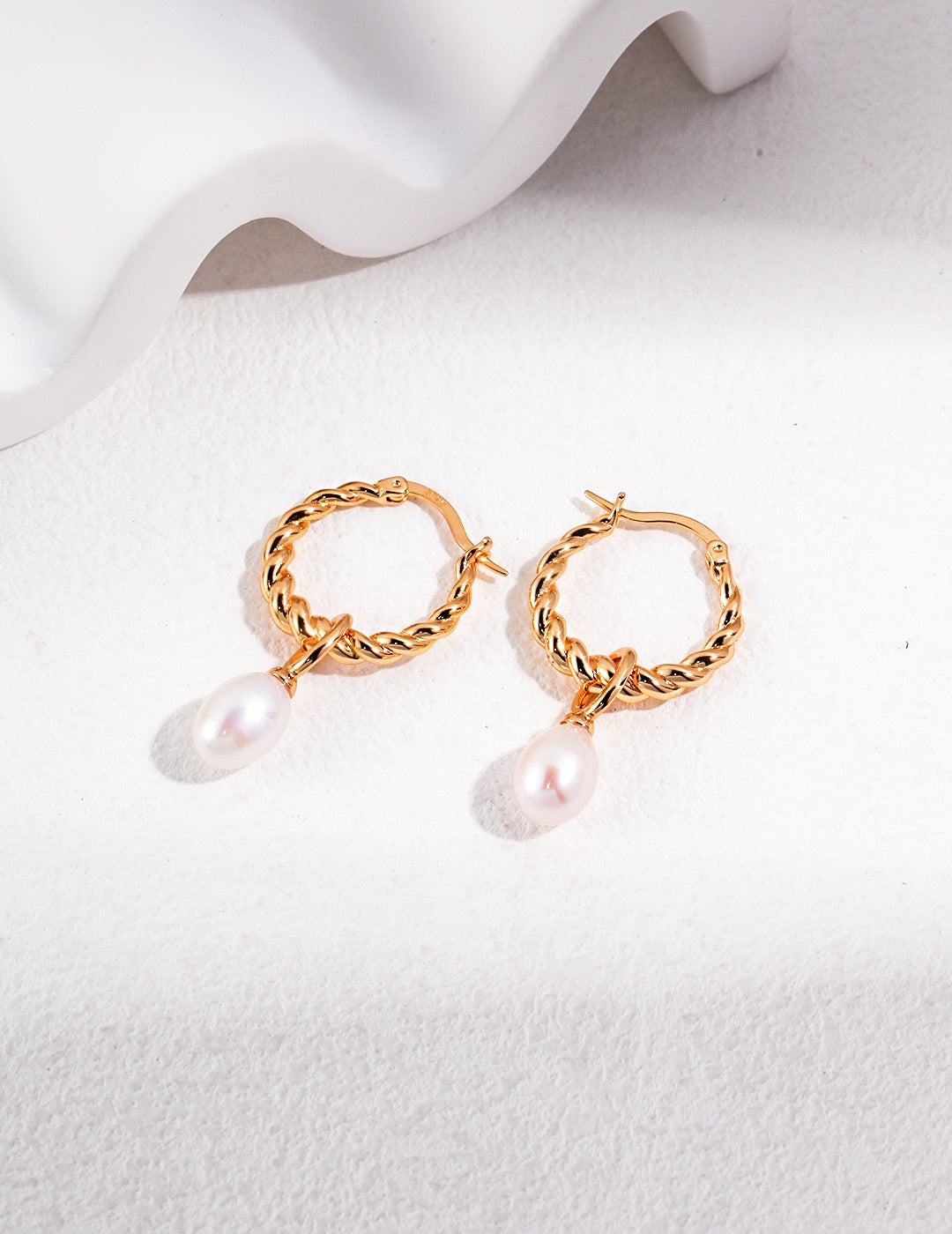 Knot Earrings with Pearl