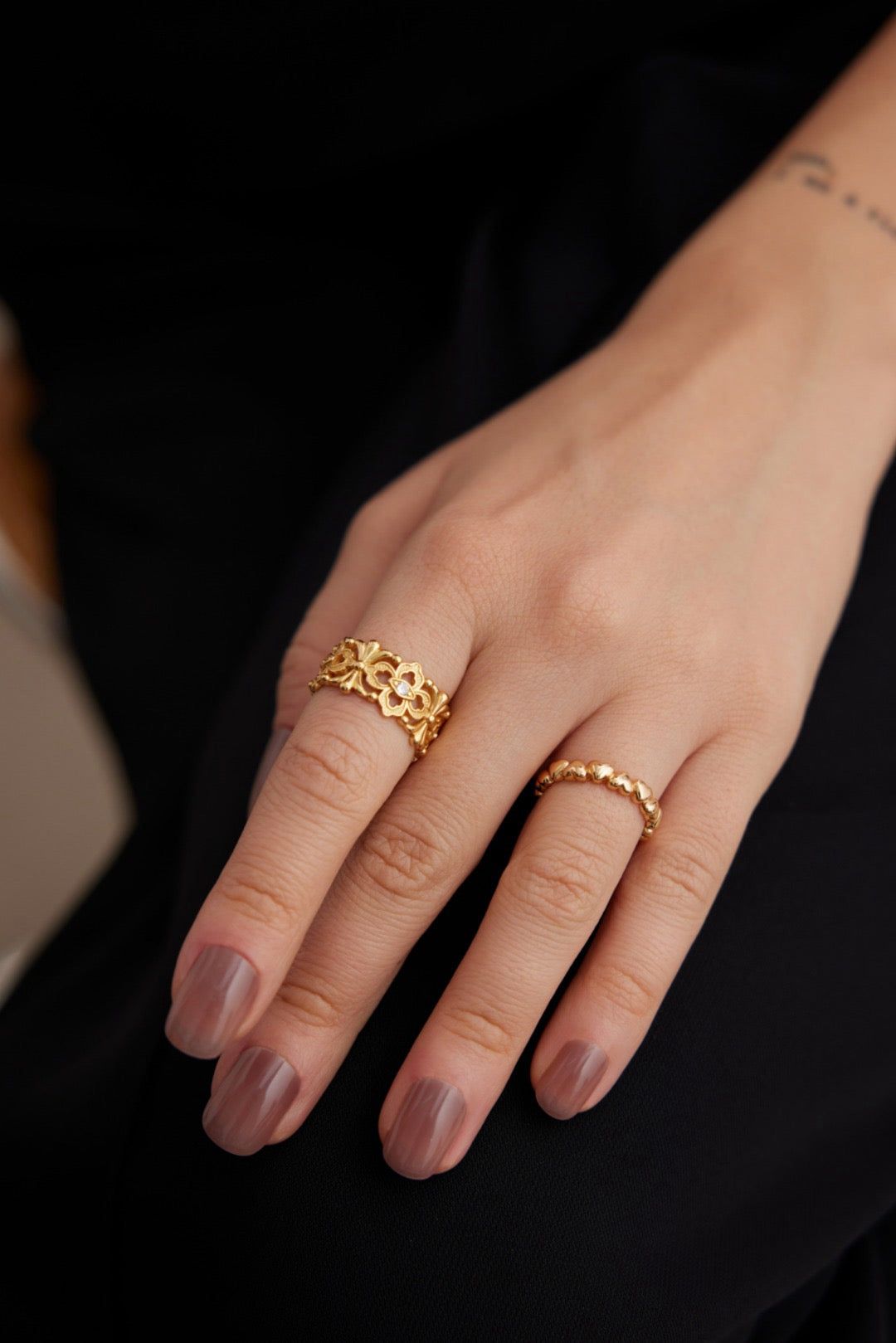 Retro Pattern Zircon Ring