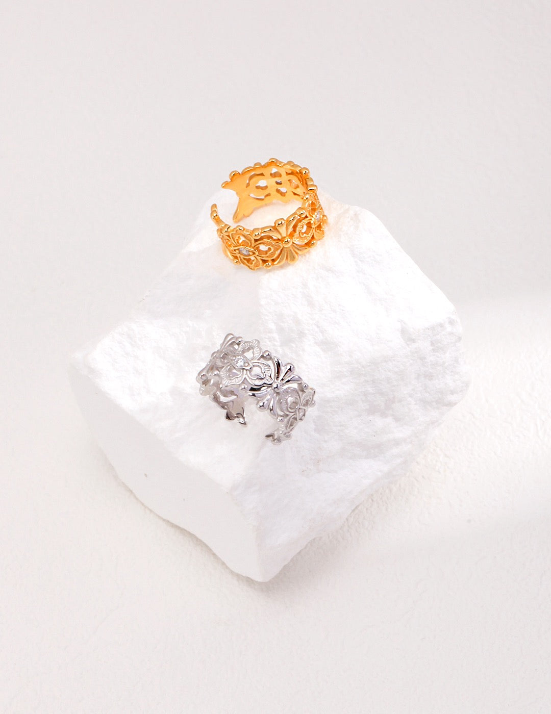Retro Pattern Zircon Ring