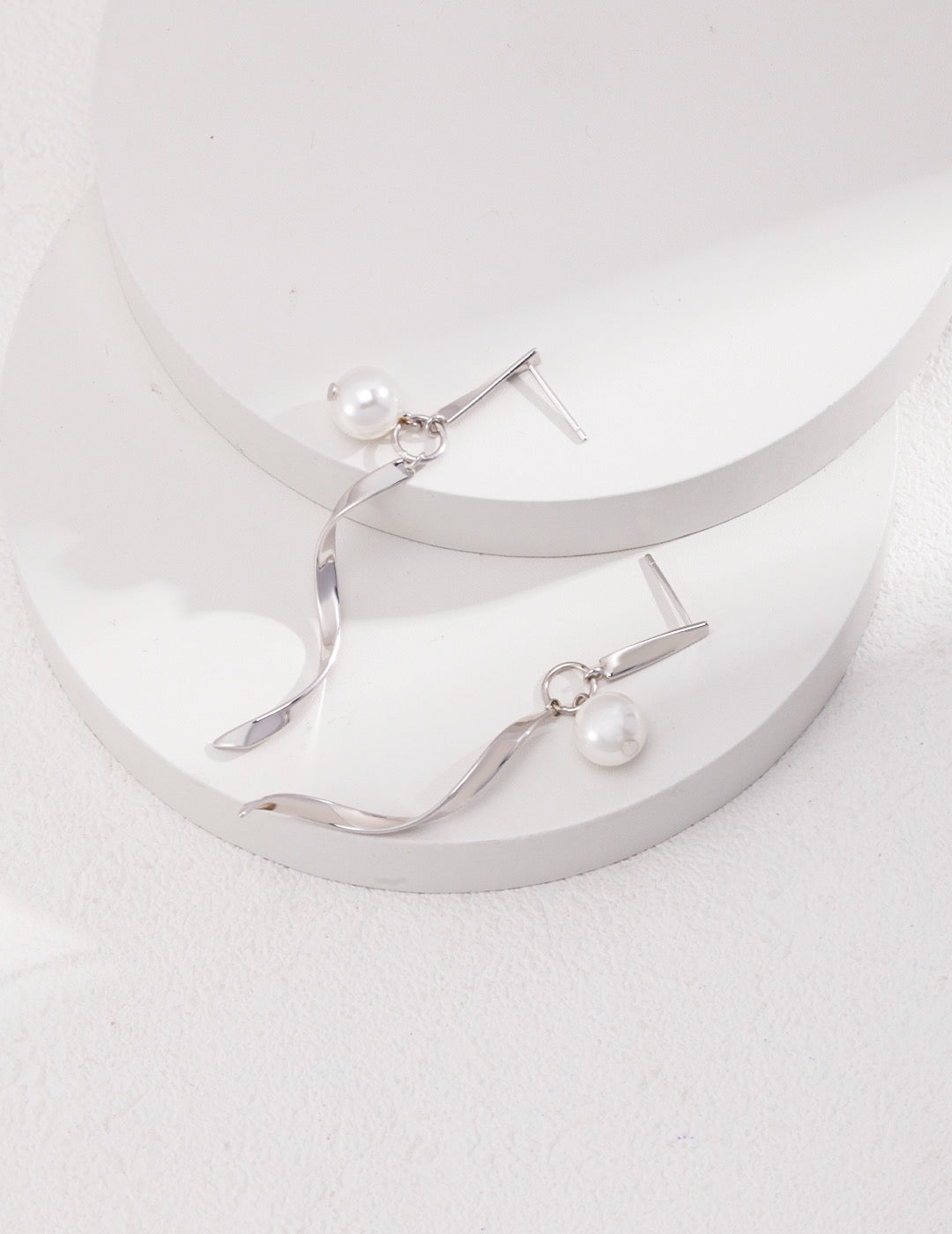 Brief Pearl  Silver Earring