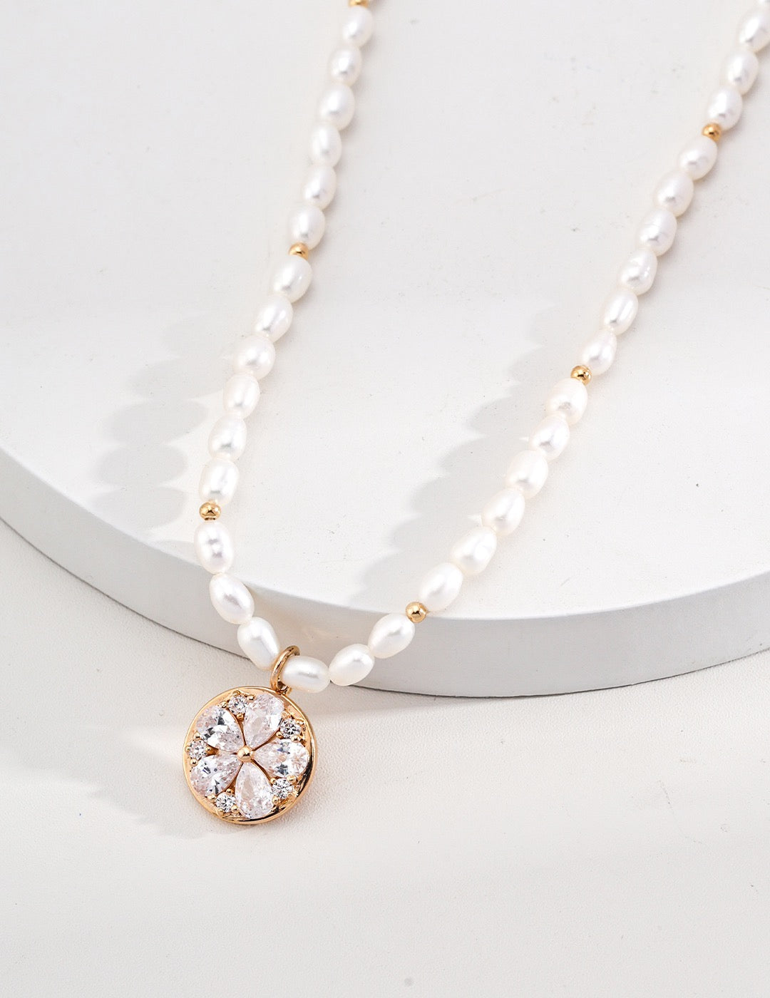 Sparkling Flower Necklace