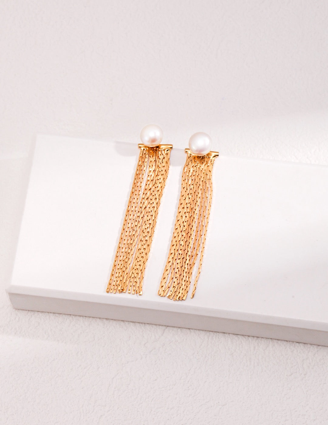 The Long Tassel Pearl Earrings